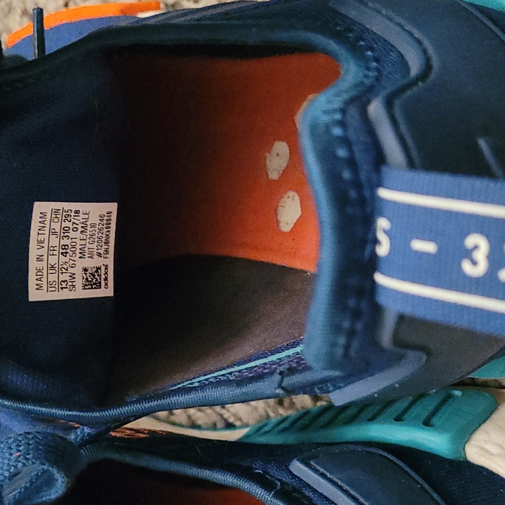 Adidas NMD R1 - Picture 10 of 11